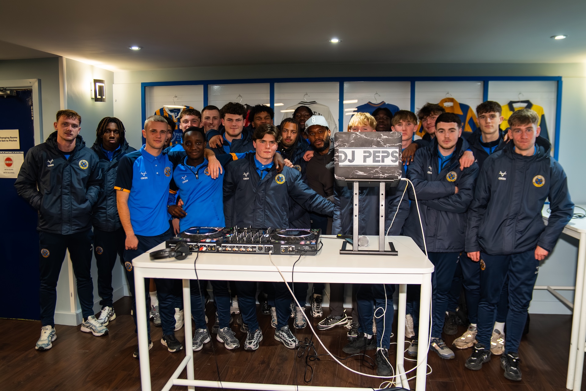 Scholars receive motivational visit from DJ PEPS